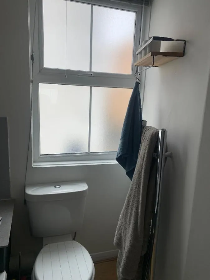 Beautiful Brighton Home بيت للعطل